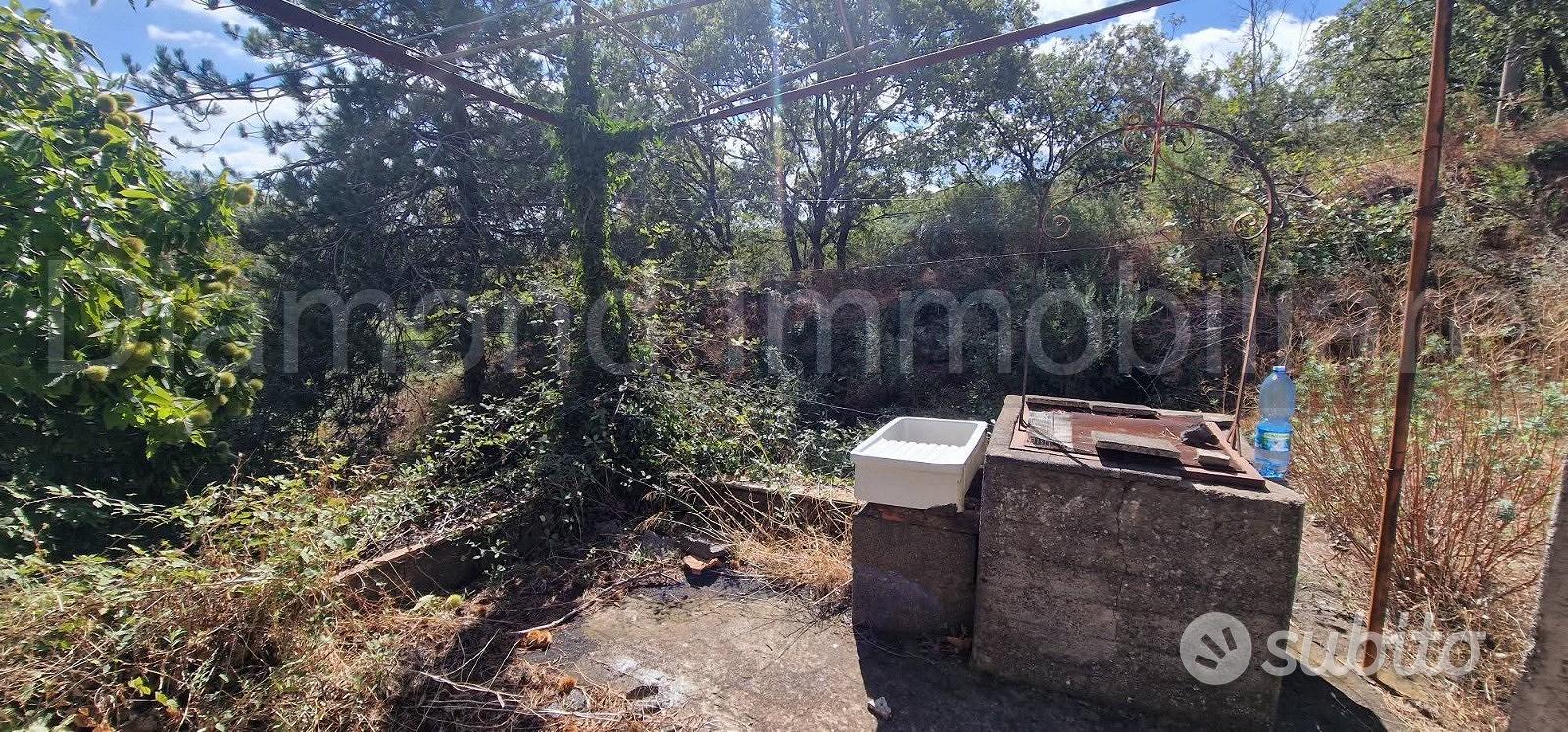 Casetta di campagna con terreno a Linguaglossa - Vista 3