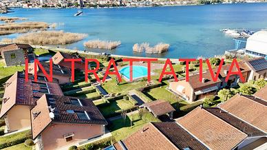 VILLA A SCHIERA A PARATICO