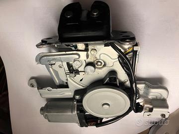 Nissan X-Trail T32 serratura del portabagagli