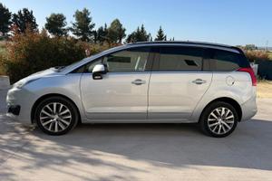 Peugeot 5008 2.0 HDi Automatica – 7 Posti – Full