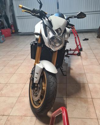 YAMAHA FZ8 