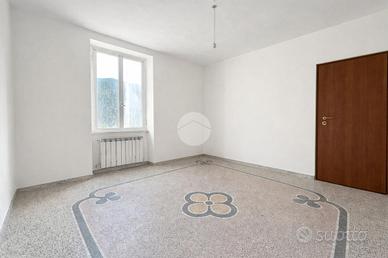 2 LOCALI A SAVONA