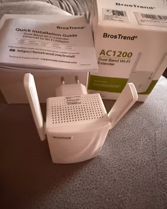 BrosTrend AC1200 Dual Band Wi-Fi Extender