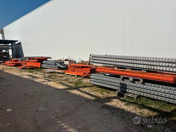 Scaffalature usate varie dimensioni