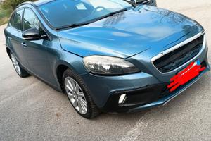 Volvo V40 d2 cross country incidentata