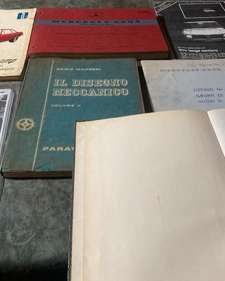 Collezione di manuali tecnici per auto e camion