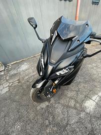 Yamaha T-Max 560 - 2023 - 2.800 km - IVA Esposta