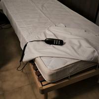 Letto elettrico pieghevole per disabili / anziani