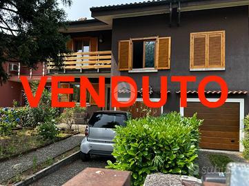 VILLA A SCHIERA A BUSSERO