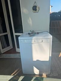 Lavastoviglie INDESIT