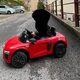 AUDI R8 elettrica bambini