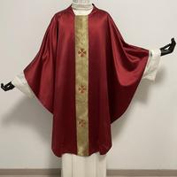 Casula in raso rosso con gallone oro e croci