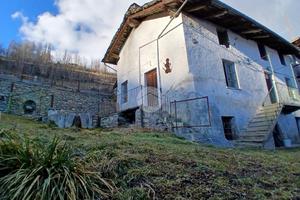 3 LOCALI A SAINT-PIERRE