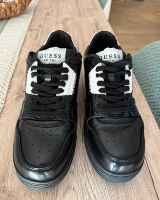 Titolo: Scarpe GUESS nere uomo – Taglia 41