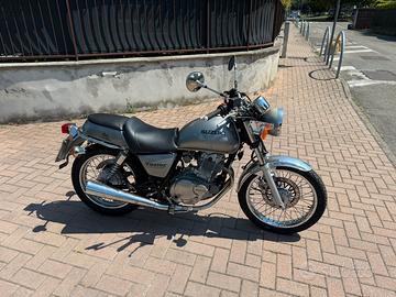 Moto suzuki