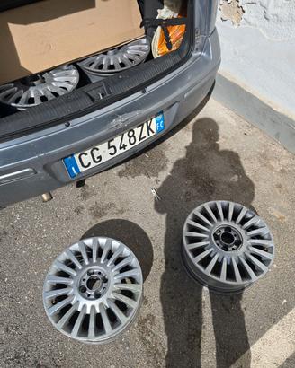 Cerchi da 15 pollici 4 fori