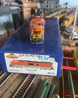 Athearn Genesis PRLX BNSF H2 H0 DCC Sound