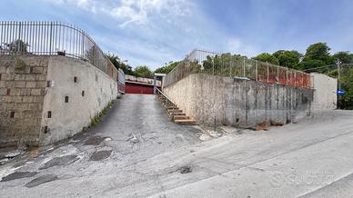 Vomero alto Camandoli box auto