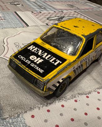 Renault 14TL Service Course 1:24 Burago