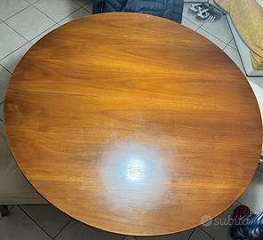 tavolo allungabile e sedie in legno