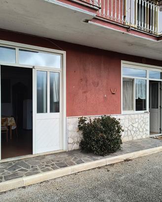 Villa indipendente con ampi spazi esterni