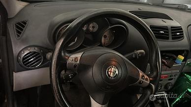 alfa gt 1.9 jtd anno 2004  € 4000 trattabili