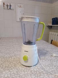 Frullatore con bicchiere grande