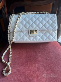 Borsa trapuntata color panna con catena. NUOVA