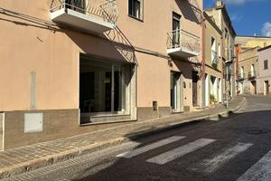 Locale commerciale pieno centro a Sant'Antioco