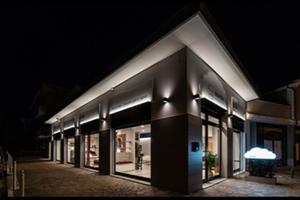 Locale commerciale 200 mq