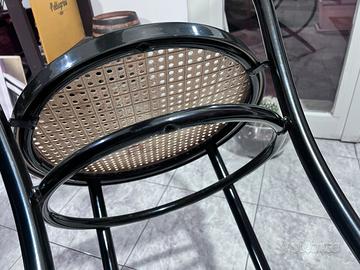 Sgabello nero in metallo