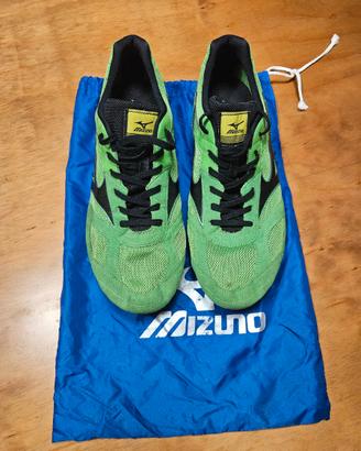 Scarpe chiodate