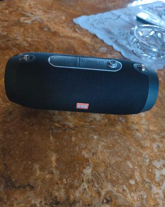 cassa bluetooth con cavo USB e tracolla