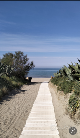 Trilocale con giardino e terrazzo fronte mare