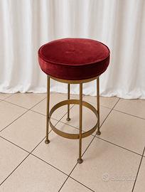 Sgabello in velluto bordeaux e metallo dorato