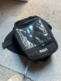 Borsa serbatoio magnetica