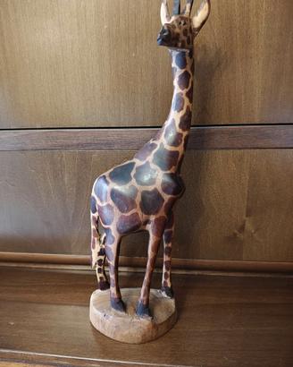 Scultura etnica africana in legno, di giraffa