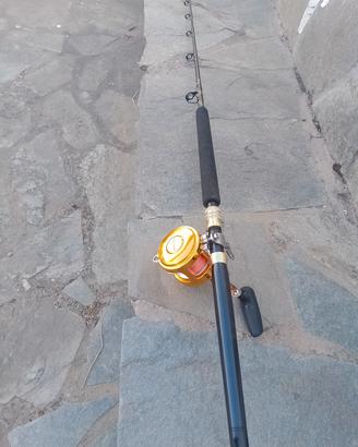 Canna con mulinello da drifting al tonno