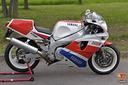 yamaha-fzr-750-r-owo1