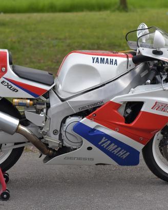 Yamaha FZR 750 R OWO1