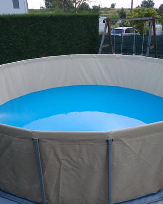 piscina Laghetto Kivi