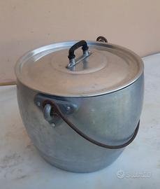 Pentola per pomodoro