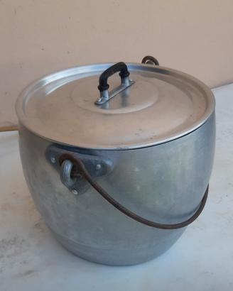 Pentola per pomodoro