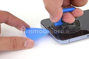 Negozio di Riparazioni cellulari telefonia PC