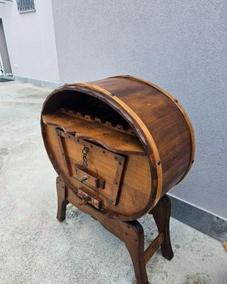 Mobile bar a forma di botte in legno 