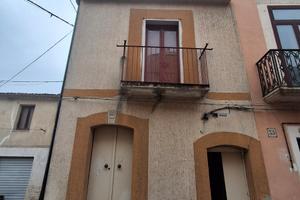 Casa indipendente su tre livelli