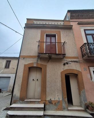 Casa indipendente su tre livelli