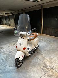 Vespa et4 150
