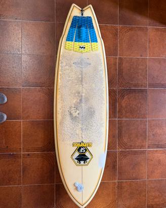 Surfboard 6’0 con pinne