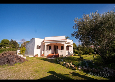 Villa a Pulsano marina